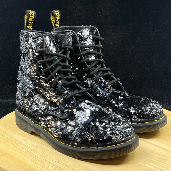 Dr. Martens Women's 1460 Pascal Seqn Black Fashion Boot Size 7 - Picture 4 of 10